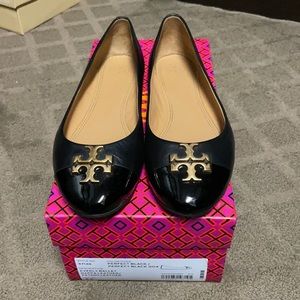 New in Box Tory Burch Everly Flat - Black 8.5